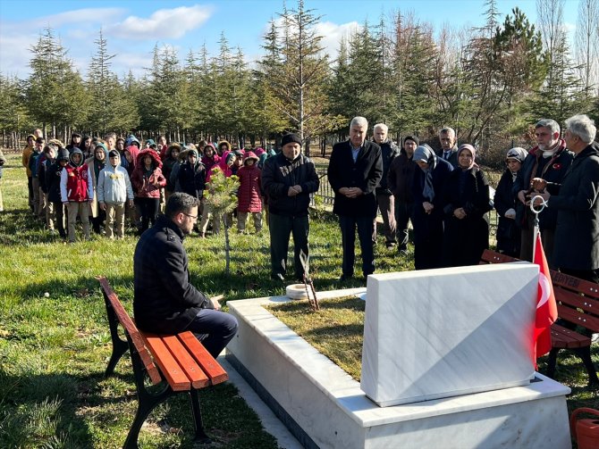 Konya şehidini unutmadı, Şehit Okan Altıparmak mezarı başında anıldı
