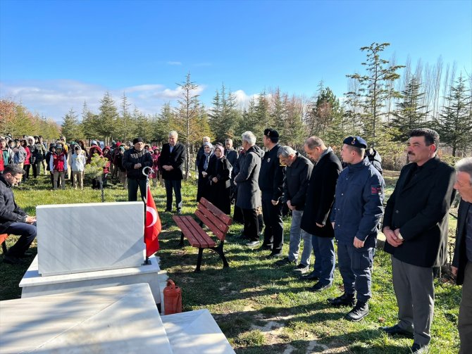 Konya şehidini unutmadı, Şehit Okan Altıparmak mezarı başında anıldı