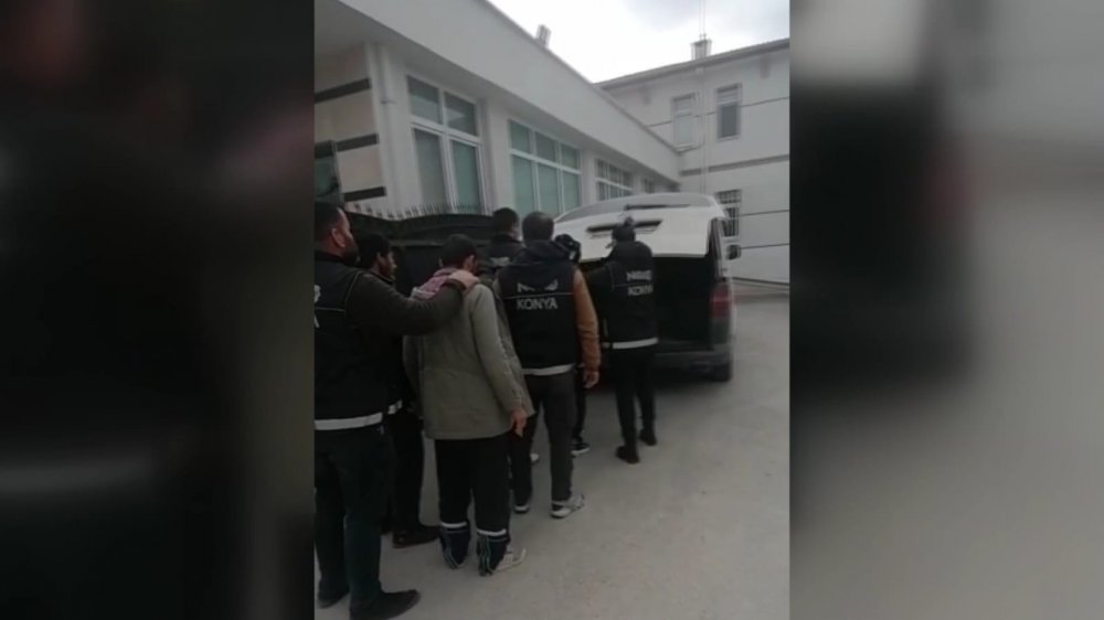 Konya'da bir haftada 30 gözaltı! Baskın yapılan ev zehir yuvası çıktı