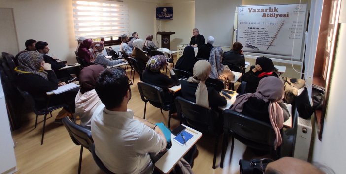 yazarlik-atolyesi-ilk-dersini.jpg