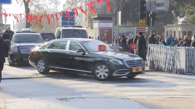 Cumhurbaşkanı Erdoğan, cuma namazını Dolmabahçe Camii'nde kıldı