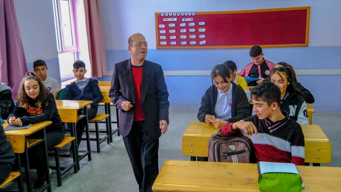 Konya'da görme engelli öğretmenin büyük azmi