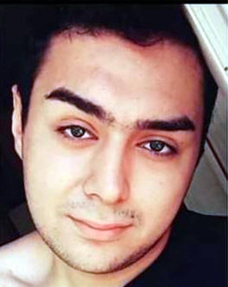 Yolun karşısına geçmek isterken canından oldu