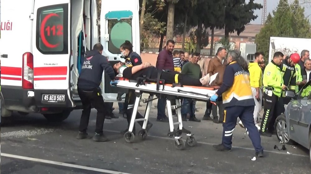 Zincirleme kaza: 2’si çocuk 8 yaralı