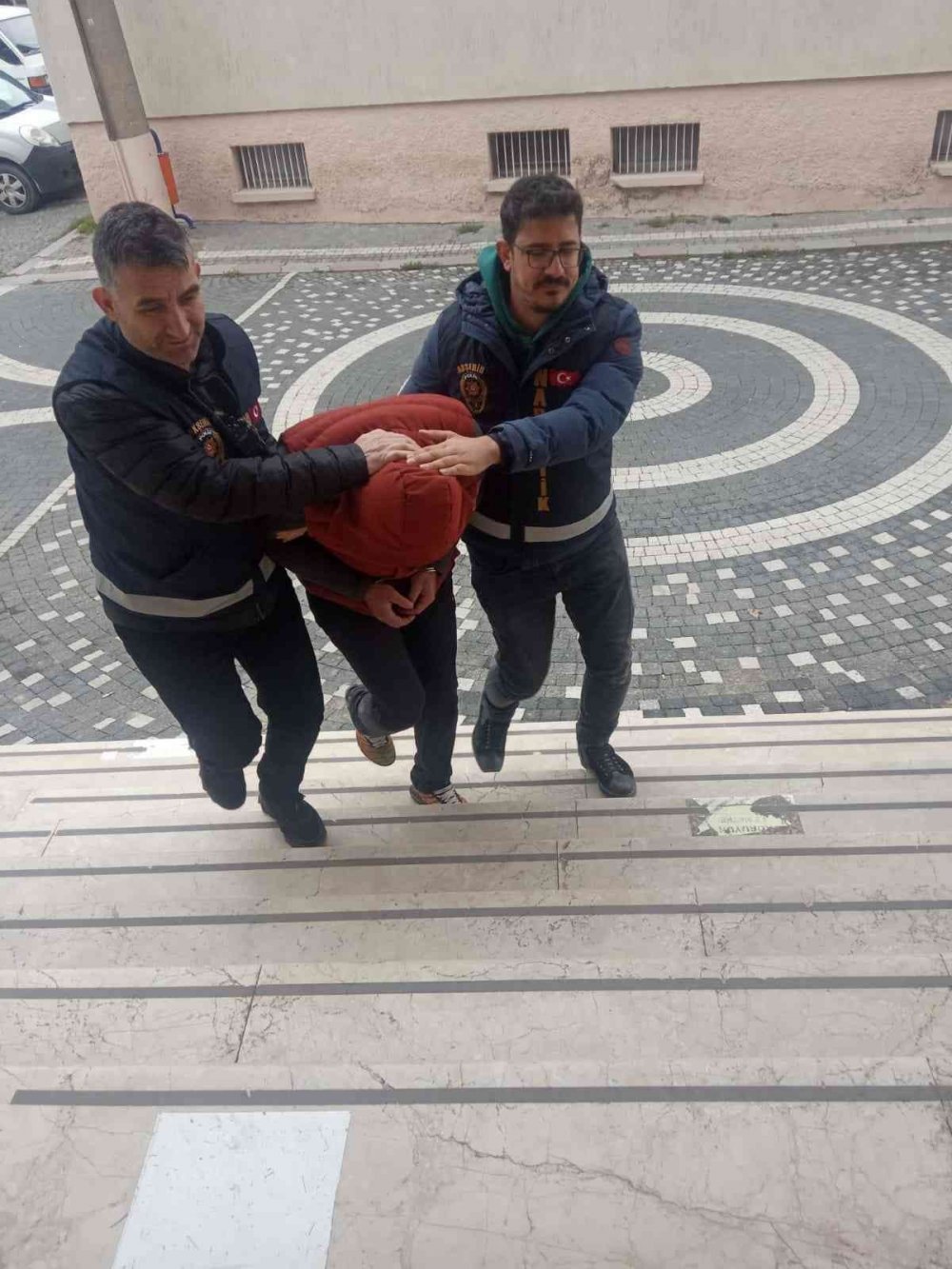 Akşehir’de uyuşturucu operasyonu: 3 gözaltı