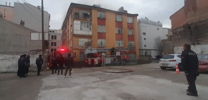 Konya'da otelin çatısında çıkan yangın söndürüldü