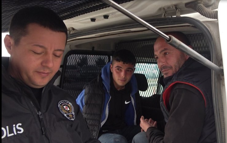 Şiddet gördüğü için şikayetçi olan eşinin 3 yakınını bıçakladı