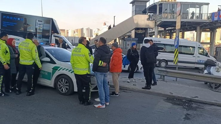 TIR'a çarpan elektrikli bisikletin sürücüsü öldü