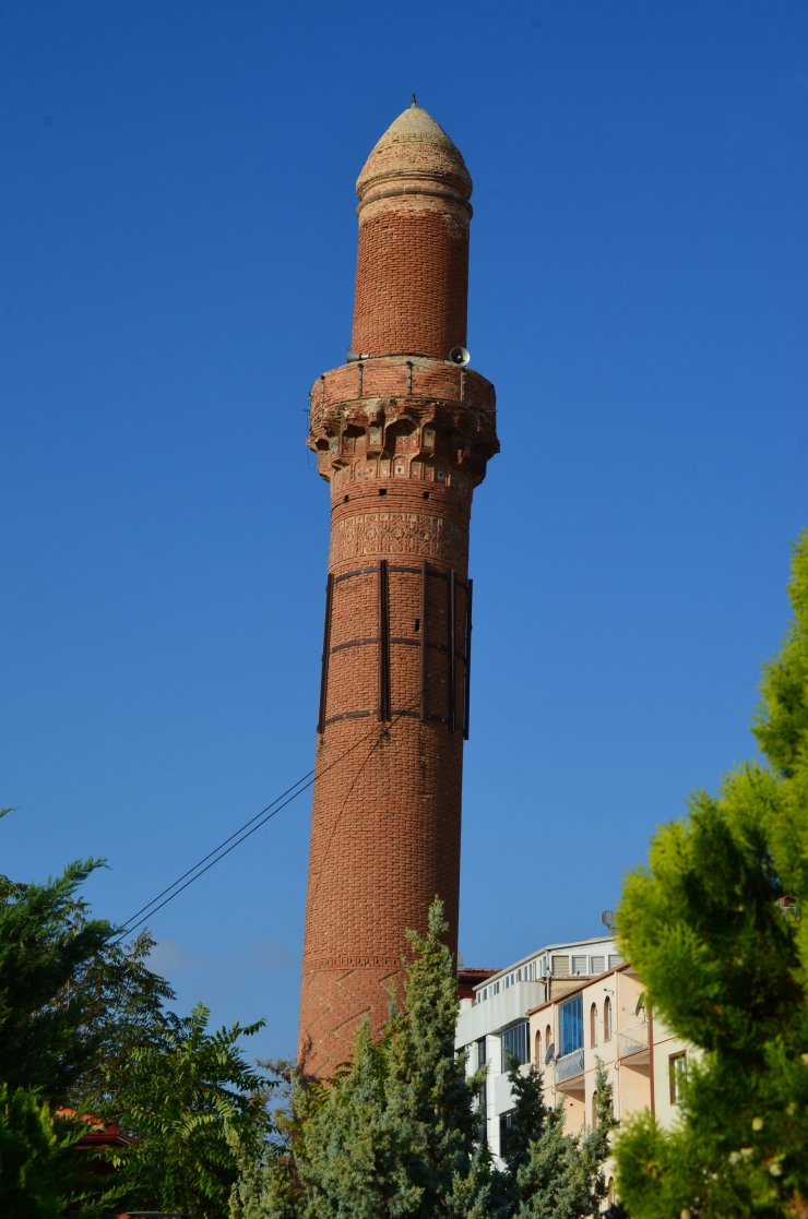1236 yılında yaptırılan Eğri Minare Camii'nin eğik minaresinde hareketlilik ve kayma görülmedi