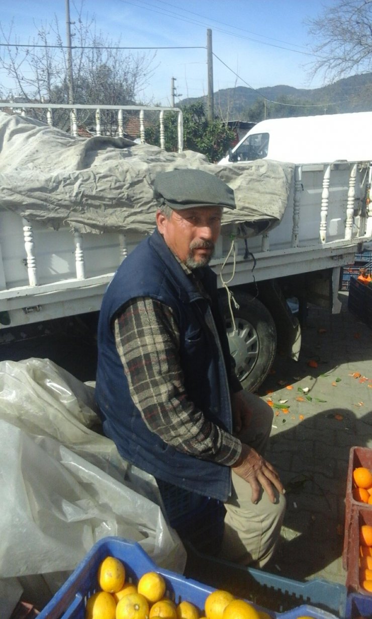 Otomobilin çarptığı traktörün sürücüsü 51 yaşındaki Dursun Çatak öldü