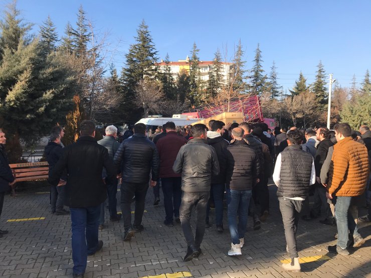 Restorandaki silahla kavgada ölen 2 kişi toprağa verildi