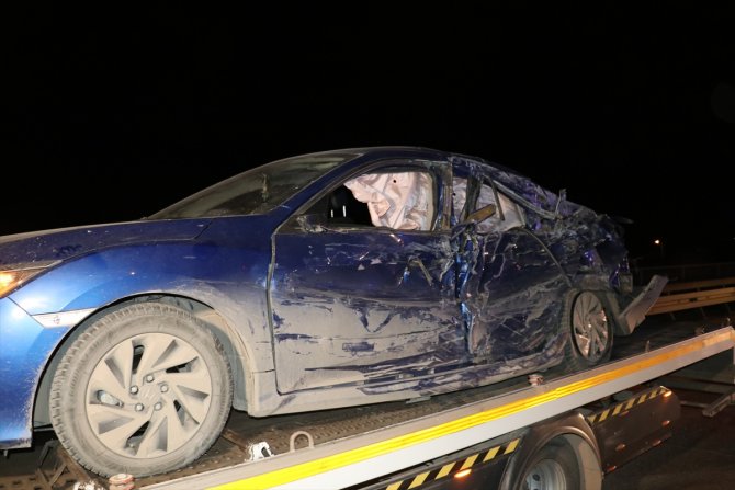 Beton mikseri köprüden düştü 3 kişi yaralandı