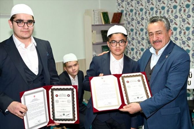 Konya'da 10 öğrenciye hafızlık belgeleri verildi