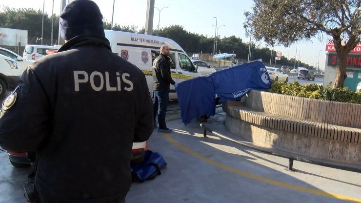 Cezaevinde çıktı,  alışveriş mağazası bahçesinde ölü bulundu