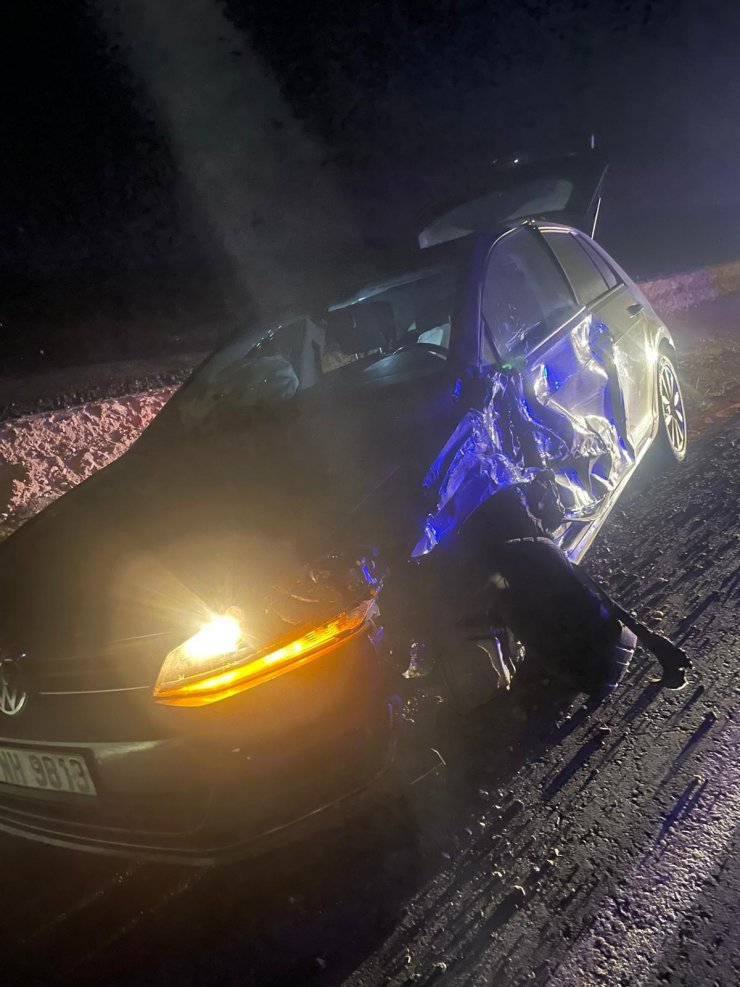 Otomobiller çarpıştı: 6 yaralı