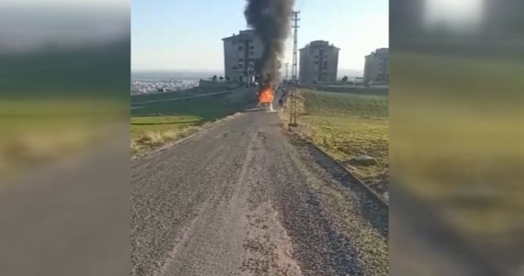Yolcu minibüsü alev alev yandı