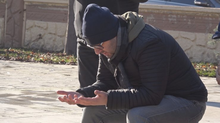 Boğaz ağrısıyla götürüldüğü semt polikliniğinde iğne yapıldıktan sonra fenalaşıp ölen 7 yaşındaki Melis toprağa verildi