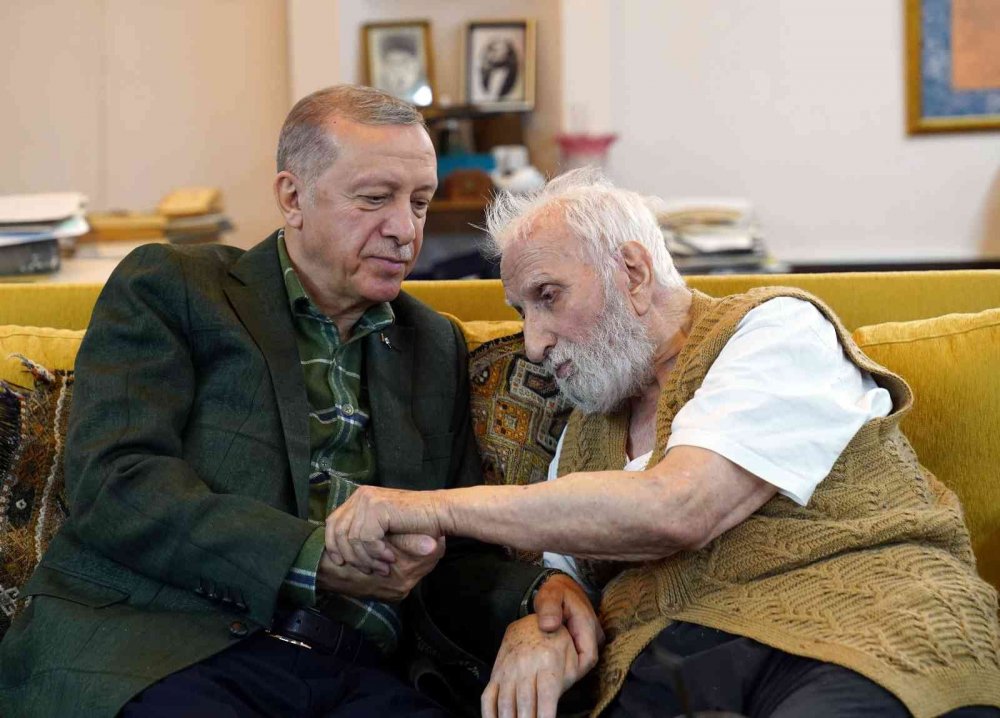 Cumhurbaşkanı Recep Tayyip Erdoğan, neyzen Niyazi Sayın’ı evinde ziyaret etti