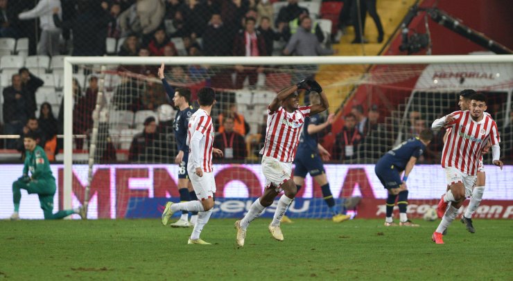 Fenerbahçe, Batshuayi ile geri döndü