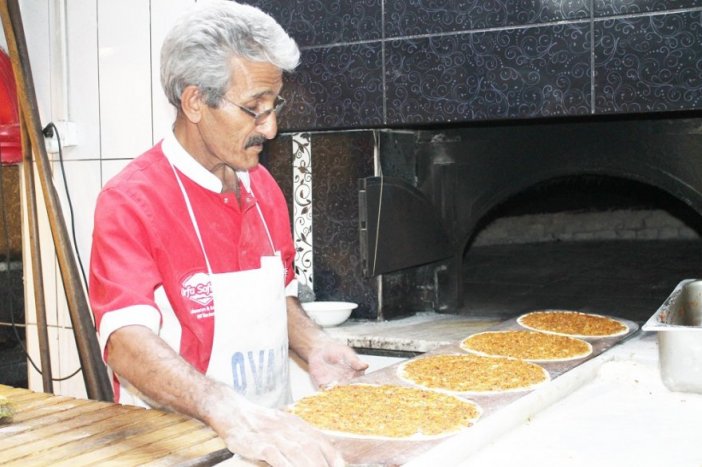 konya-lahmacun.jpg