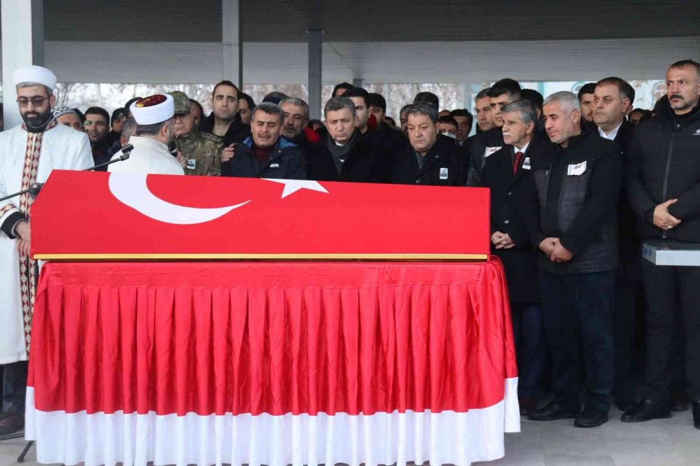 Konya'daki kazada şehit olan Astsubay Harun Uğur Malatya'da toprağa verildi