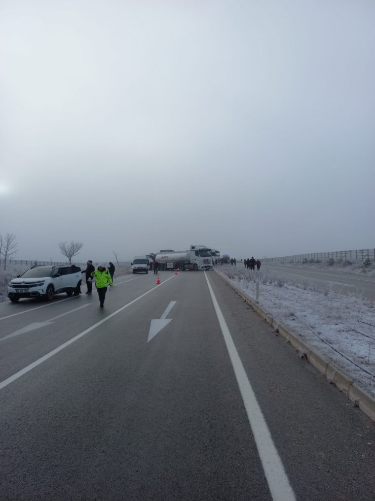 10 araçlı zincirleme kaza 2 ölü, 12 yaralı var