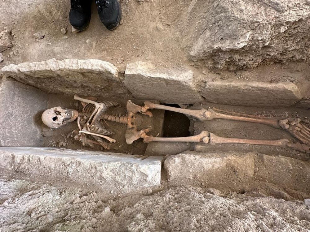 Yaklaşık 8 asırlık kadın iskeleti bulundu! Yaşı ise...