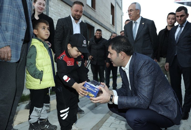 Bakan Kurum'a teşekkür: "Böyle hizmeti kimse yapmadı"