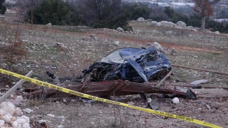 Mersin-Karaman yolunda freni patlayan sondaj kamyonu facia saçtı! 2 ölü