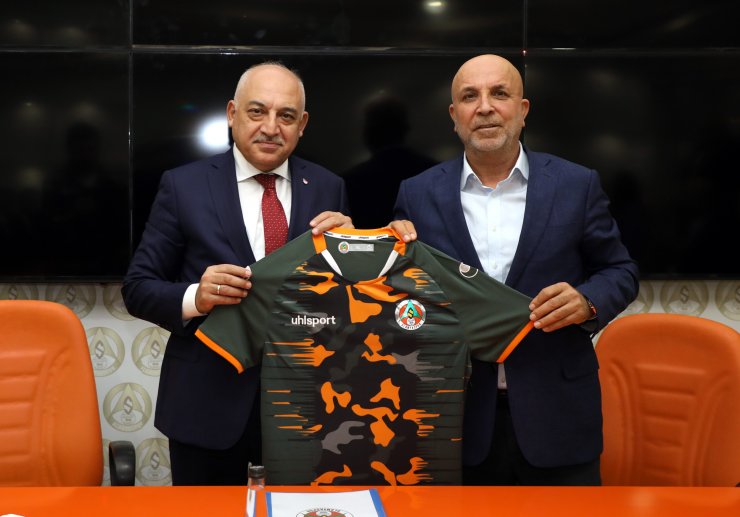 TFF Başkanı Büyükekşi, B takımı projesini açıkladı