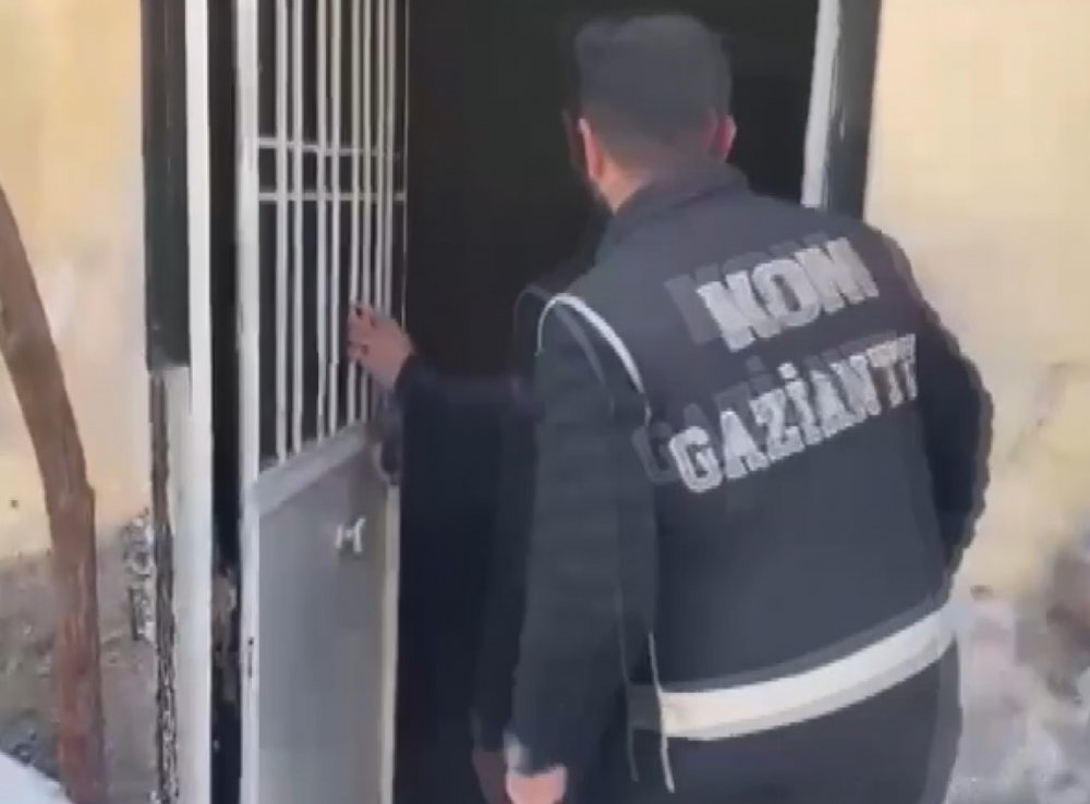 Gaziantep’te binlerce kaçak makaron ele geçirildi: 2 gözaltı