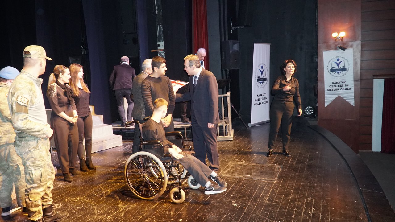 karatay-ozel-egitim-ogrencileri-hunerlerini-sergiledi-7.jpg