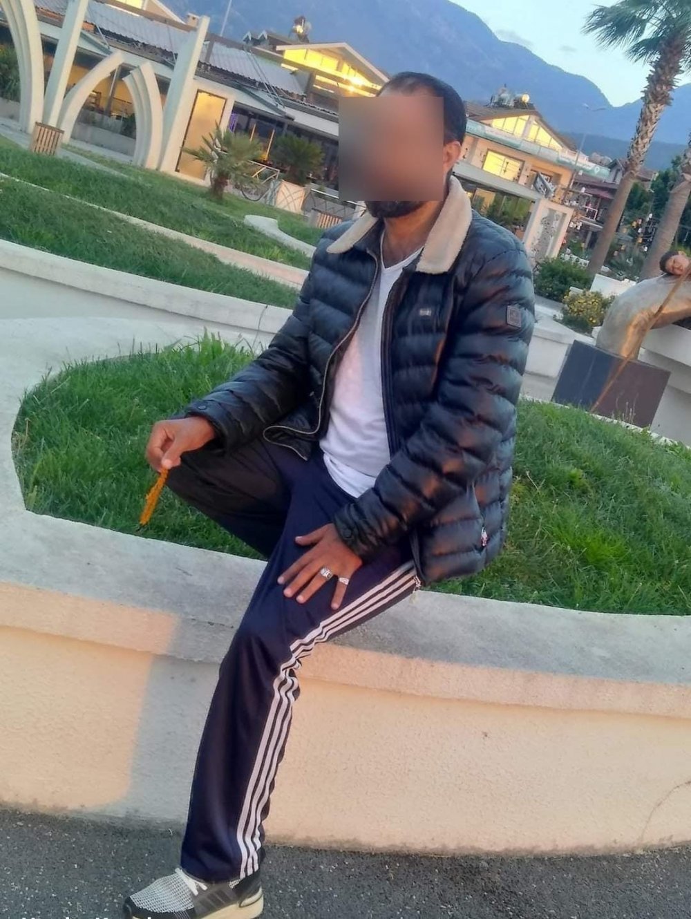 Kendisine benzeyen kardeşinin kimliğiyle suç işleyen şüpheliyi 'ben' yakalattı