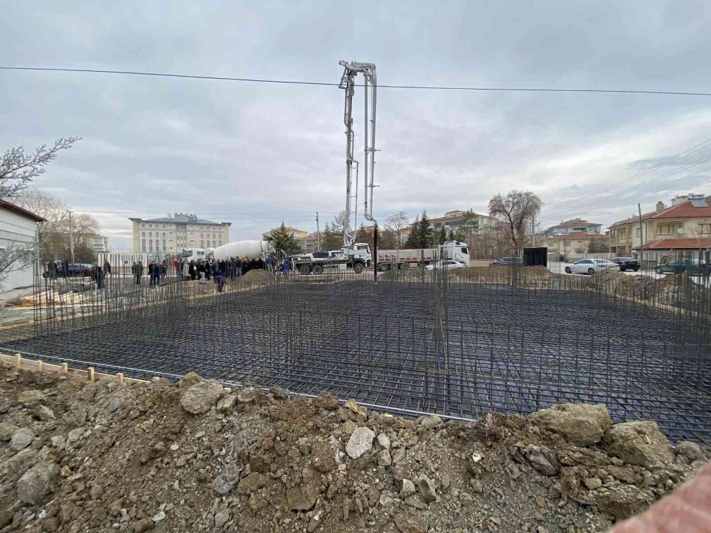 Konya'da yeni caminin temeli dualarla atıldı