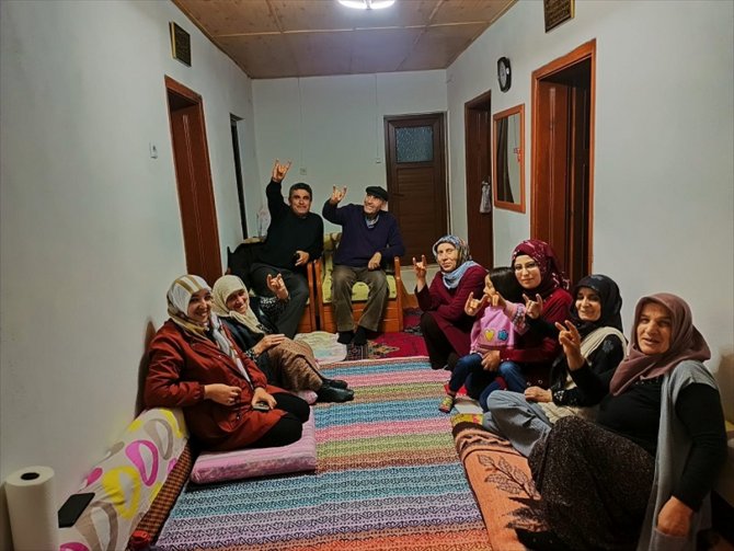 MHP Yalıhüyük İlçe teşkilatı ‘Komşum Nasılsın’ temalı ev ziyaretleri yapıyor
