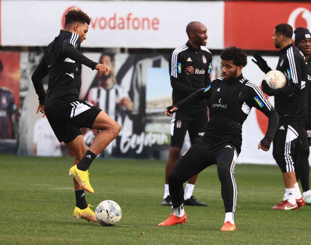 Beşiktaş'ta Konyaspor maçı için taktik çalışması