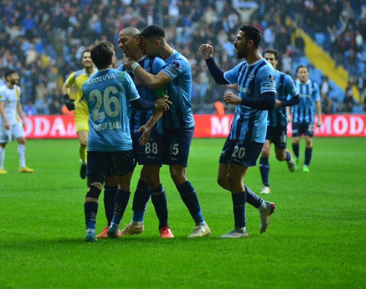 Adana Demirspor geriden gelip kazandı