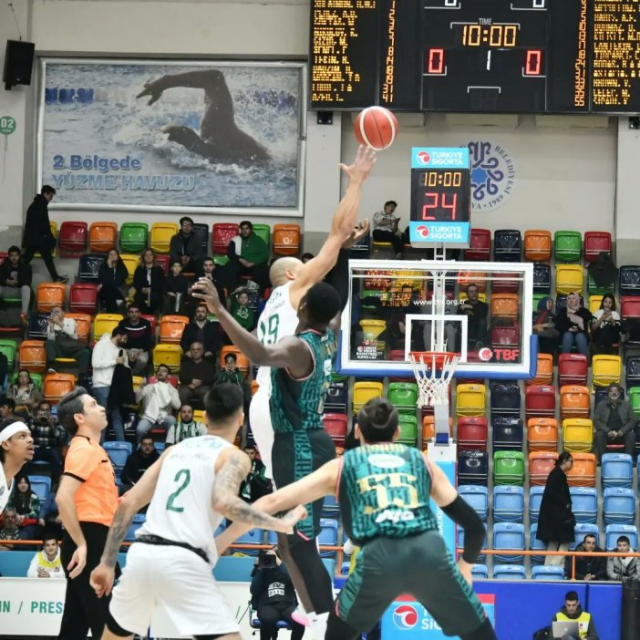 ayos-konyaspor-basketbol-pinar-karsiyaka-karsisinda-71-82-sonucla-yenilgiyle-ayrildi.jpg