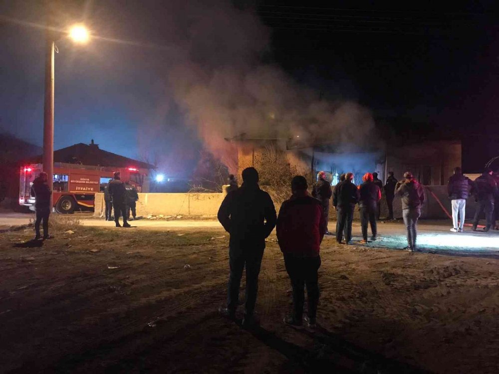 Konya’da müstakil ev alevlere teslim!