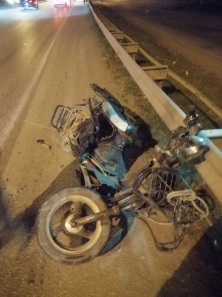 Minibüsün çarptığı elektrikli bisikletin sürücüsü öldü