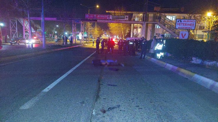 Yayaya çarparak ölümüne neden oldu, otomobilini bırakıp kaçtı