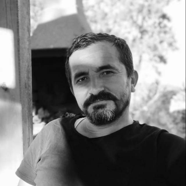 Park halindeki otomobilde 3 kişinin cansız bedeni bulundu