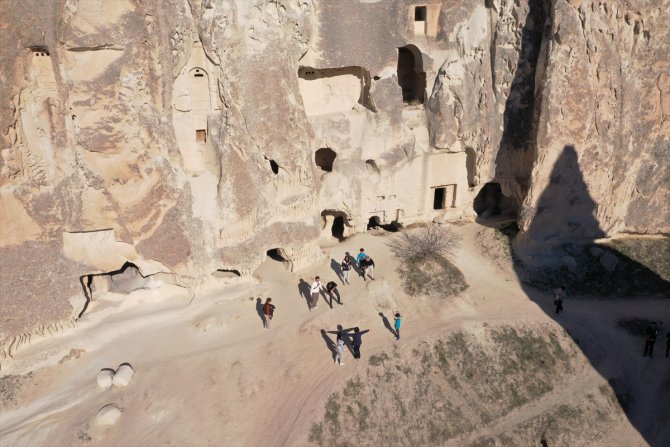 Kapadokya'da bir yılda yaşanan kuraklık aynı açıdan çekilen görsellerde