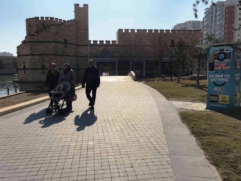 Konya’da kış ortasında yazı aratmayan sıcaklık! Yağış için tarih verildi