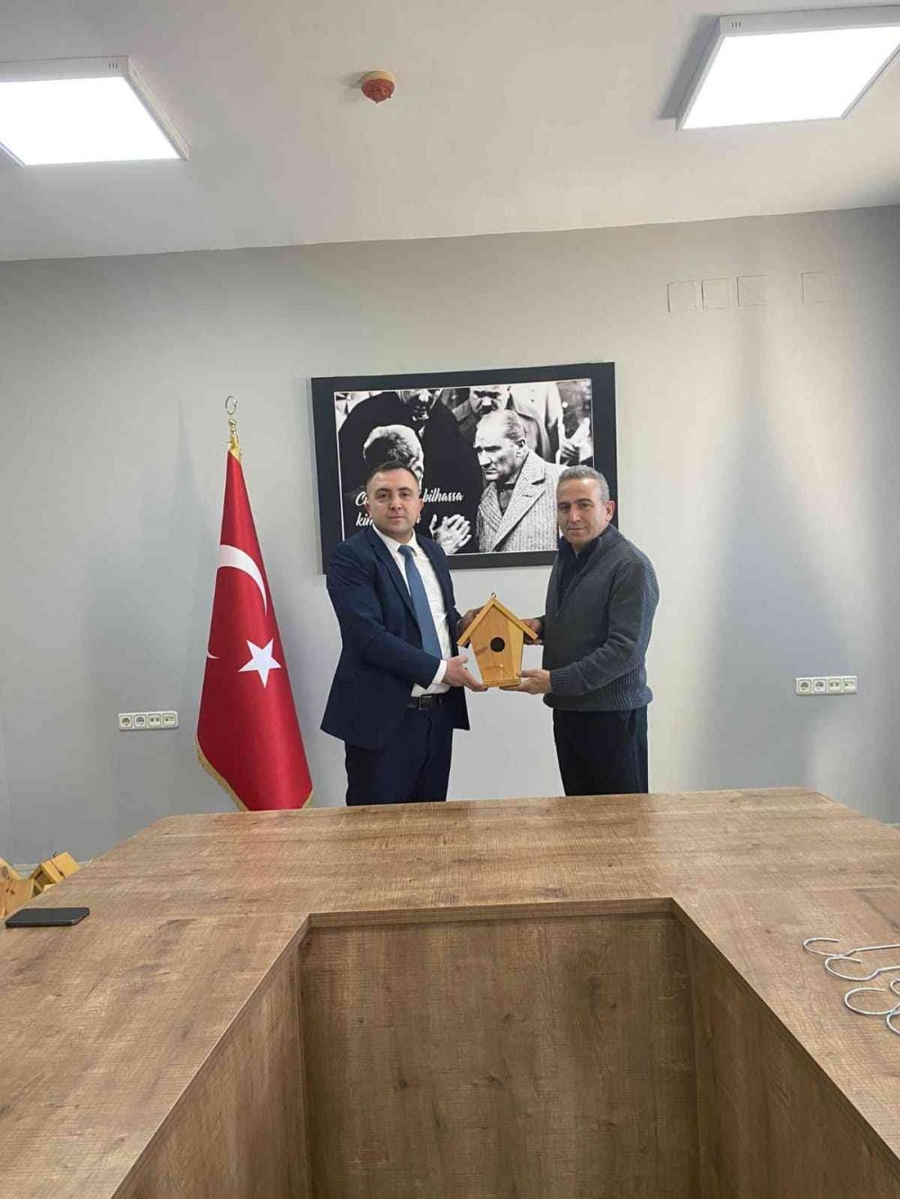 Konya'da kuşlara ahşaptan sıcak yuva