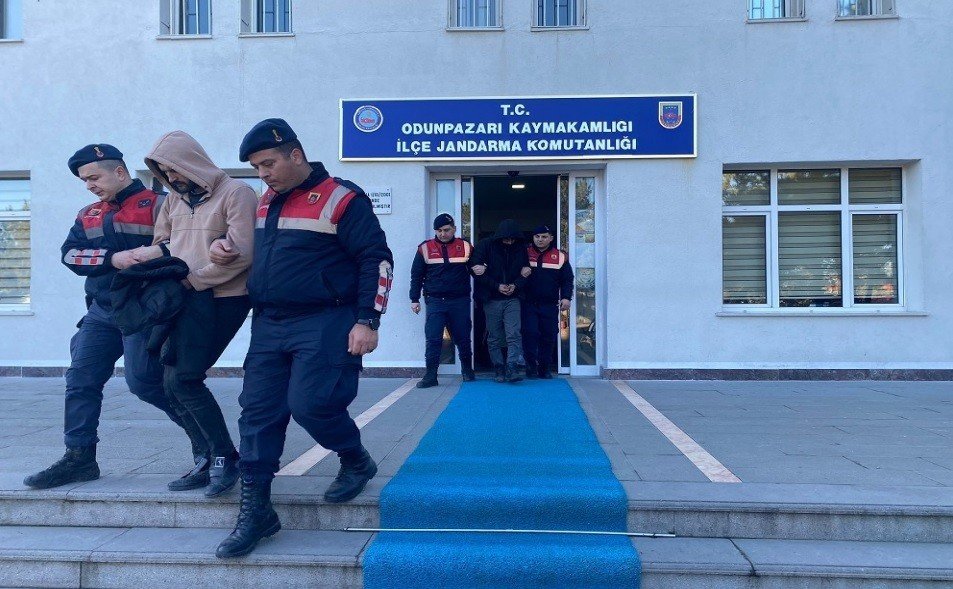 Konya'dan Eskişehir'e gidip 250 bin TL'lik hırsızlık yaptılar