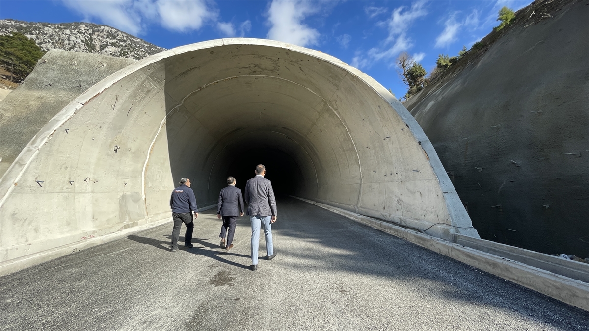 demirkapi-tuneli-konya-antalya-4-dakika-4.jpg