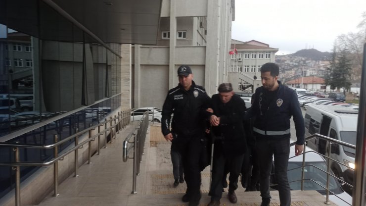 Zonguldak'ta 'fuhuş' operasyonunda yakalanan 6 şüpheli adliyede