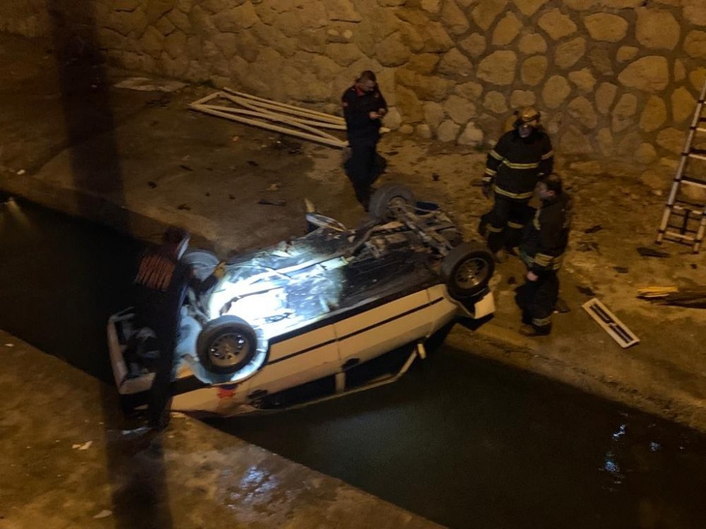Gaziantep’te otomobil dereye uçtu