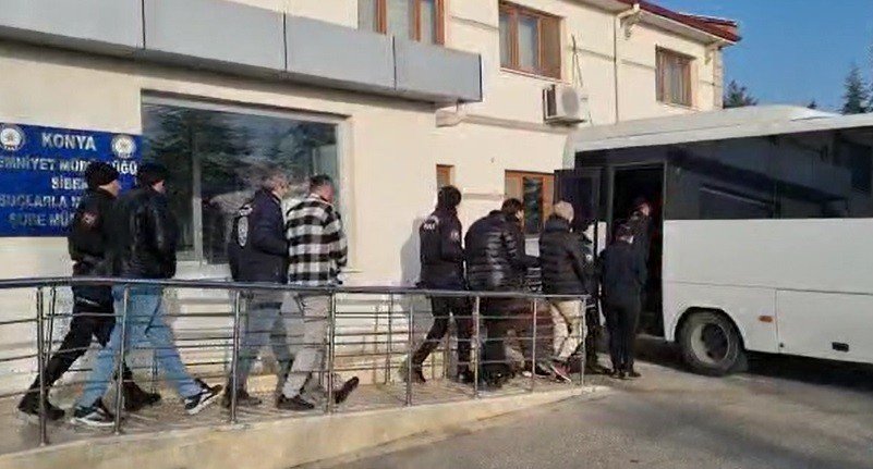 Konya polisi ortaya çıkardı! 14 bin 200 kişiyi dolandıran hacker çetesi